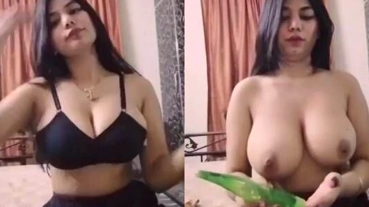 Desi Girl Showing Stunning Boobs in Desi Wife Xxx