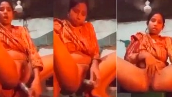 Lady Fucks With Bottle Camera Pussy