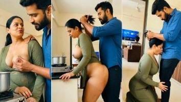 Pervert Fucks Friend Mom Hard in Desichudai